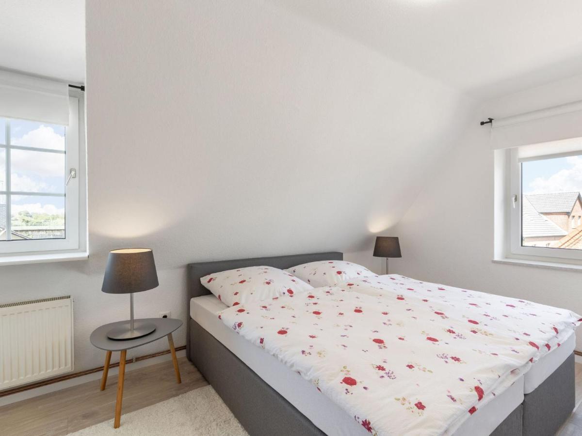 Scenic Apartment In Oldenburg Near Sea And Forest Max 3 Adults Dannau Bagian luar foto